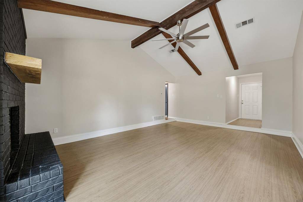 756 NW Charlyne Drive, Burleson, TX 76028