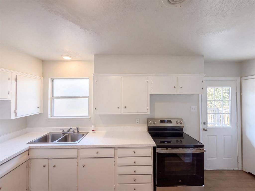 8021 Tumbleweed Trail, White Settlement, TX 76108