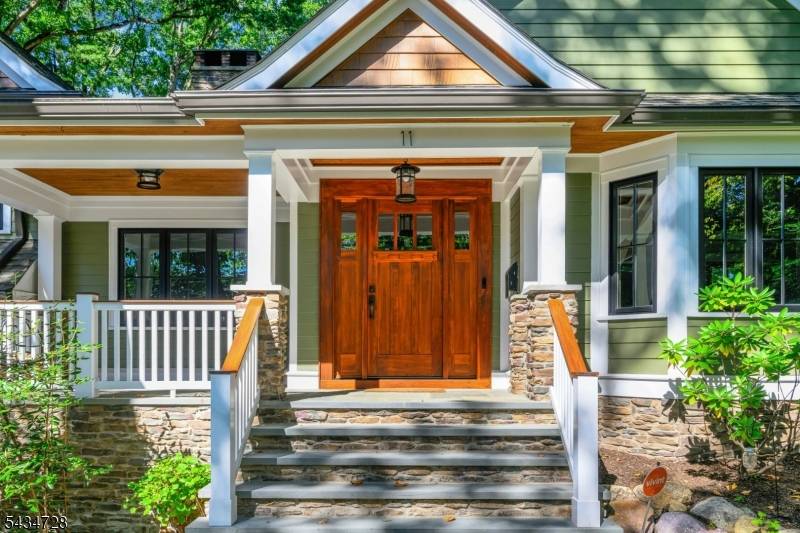 11 Crystal Rd, Mountain Lakes Boro, NJ 07046