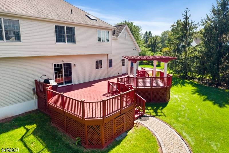 2 Daltrui Dr, Hillsborough Twp., NJ 08844