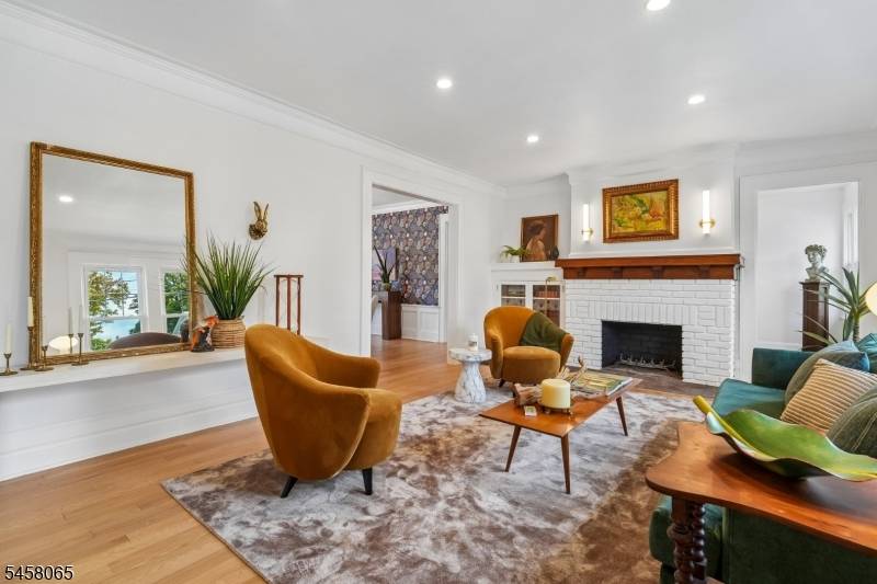 28 Oberlin St, Maplewood Twp., NJ 07040