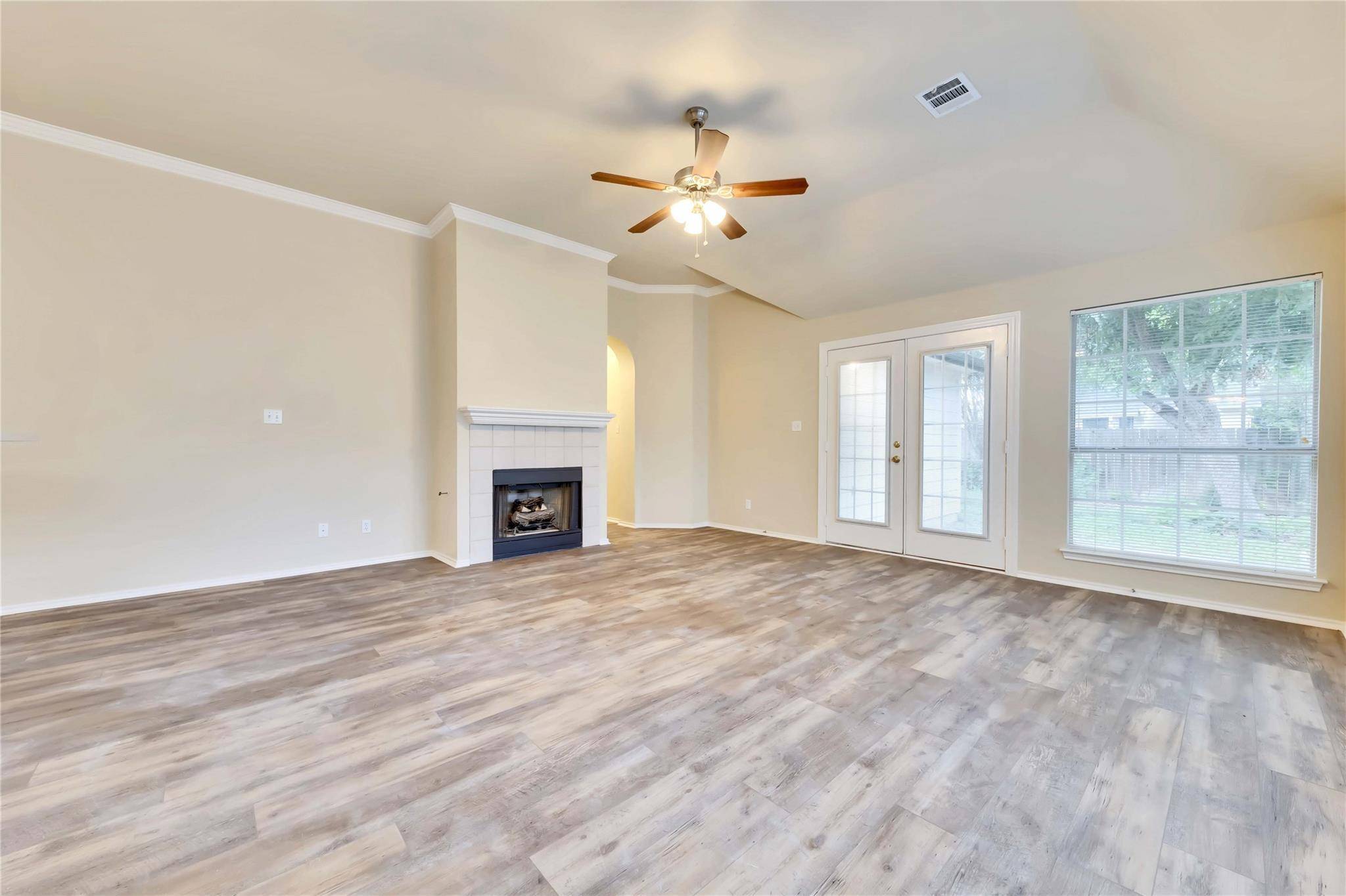 2204 Grove DR, Round Rock, TX 78681