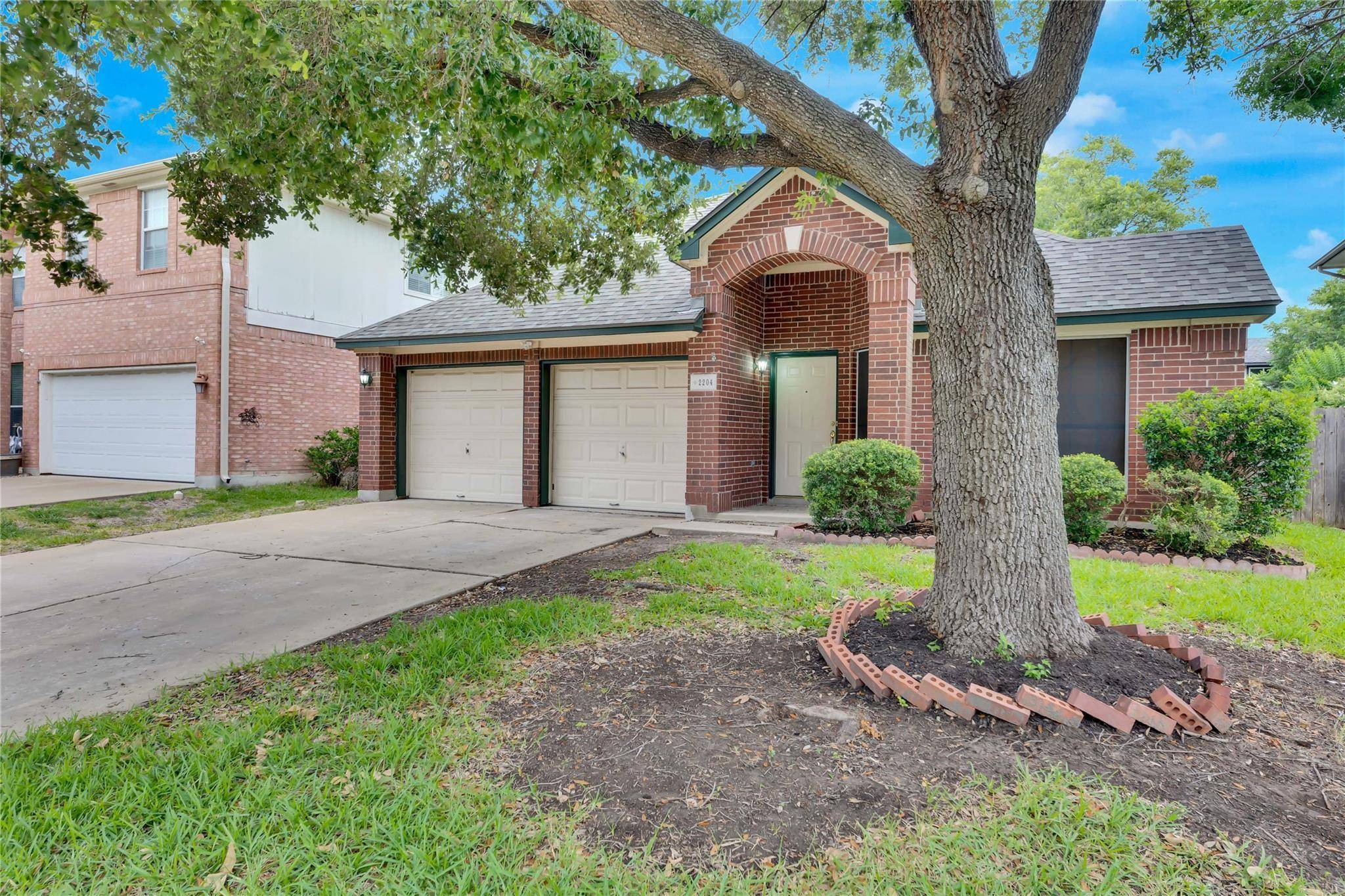 2204 Grove DR, Round Rock, TX 78681