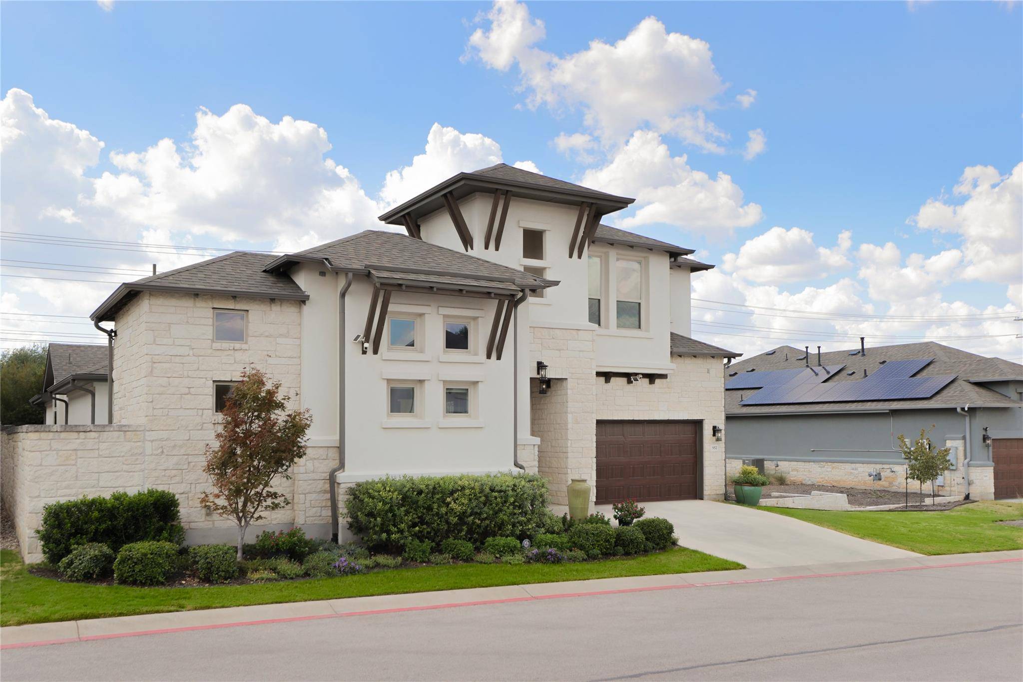 952 Indian Hawthorne DR, Georgetown, TX 78628