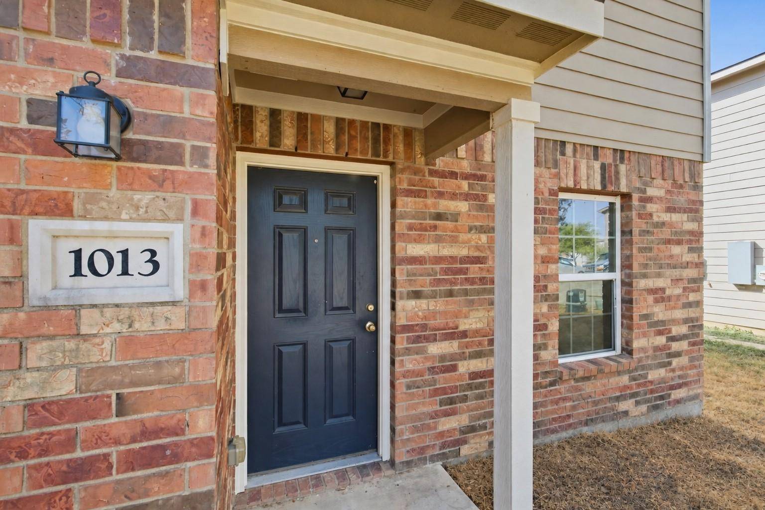 1013 Woodward Court CT, Jarrell, TX 76537