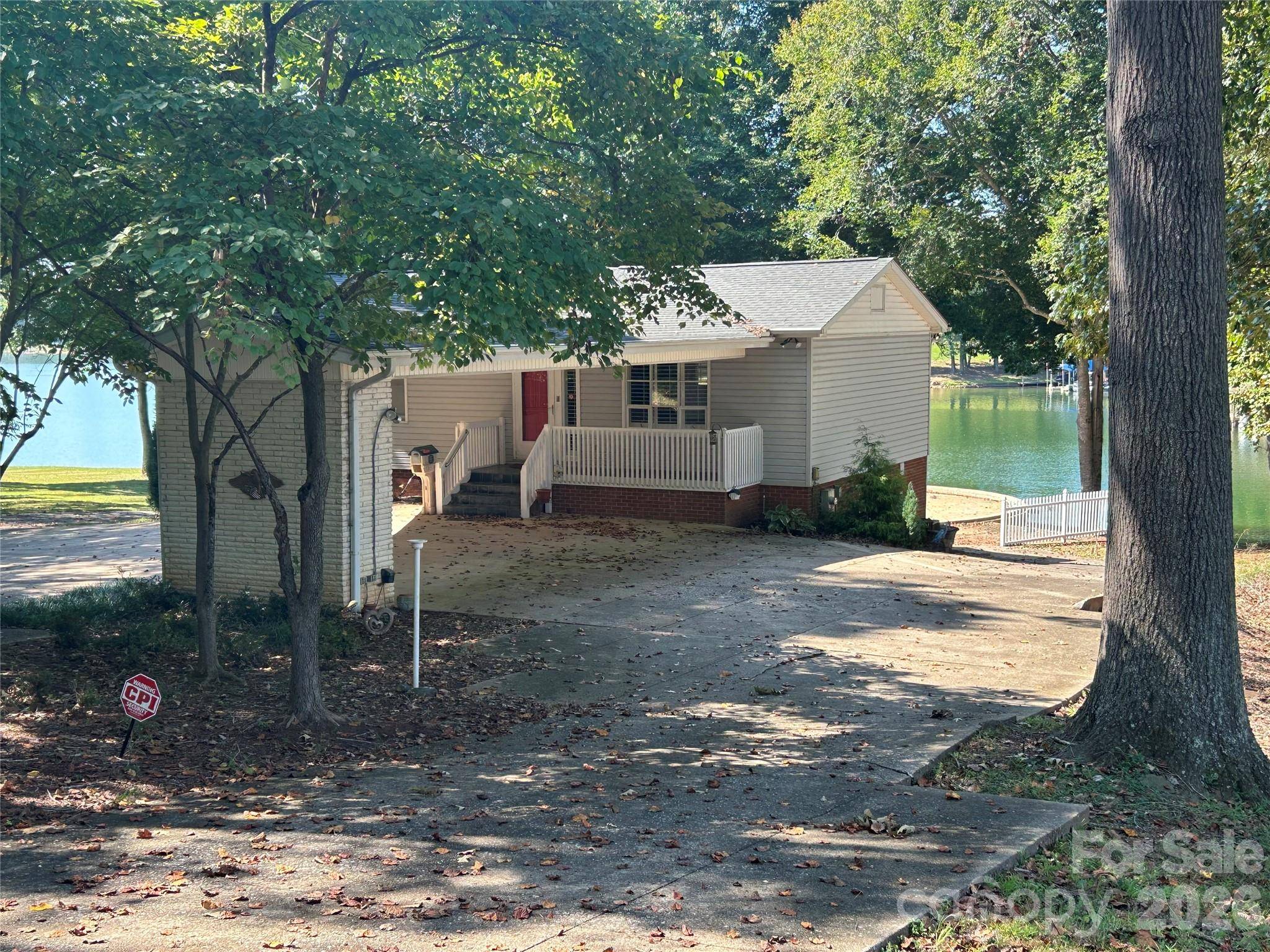 2214 Holly LN, Shelby, NC 28150