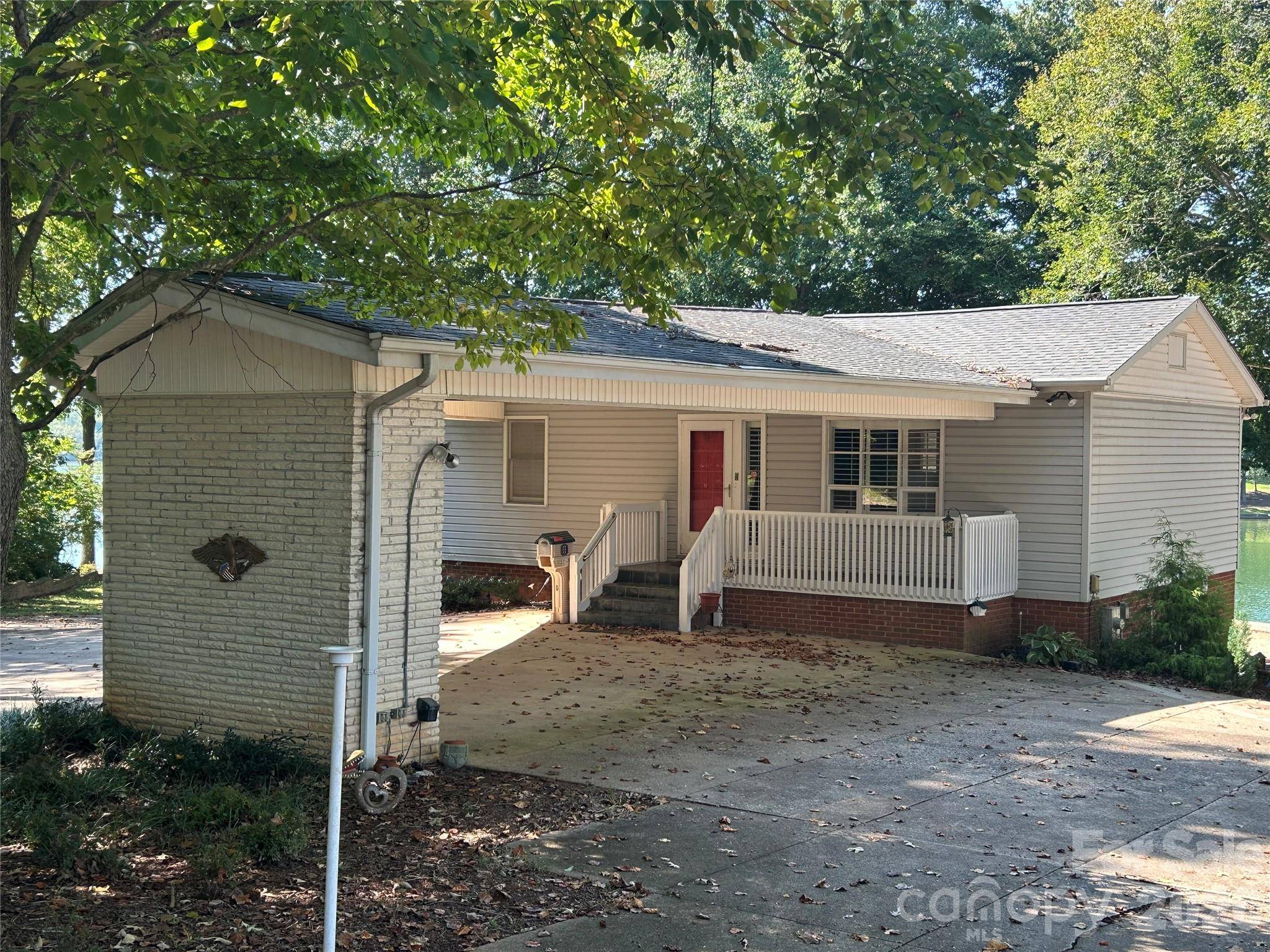 2214 Holly LN, Shelby, NC 28150