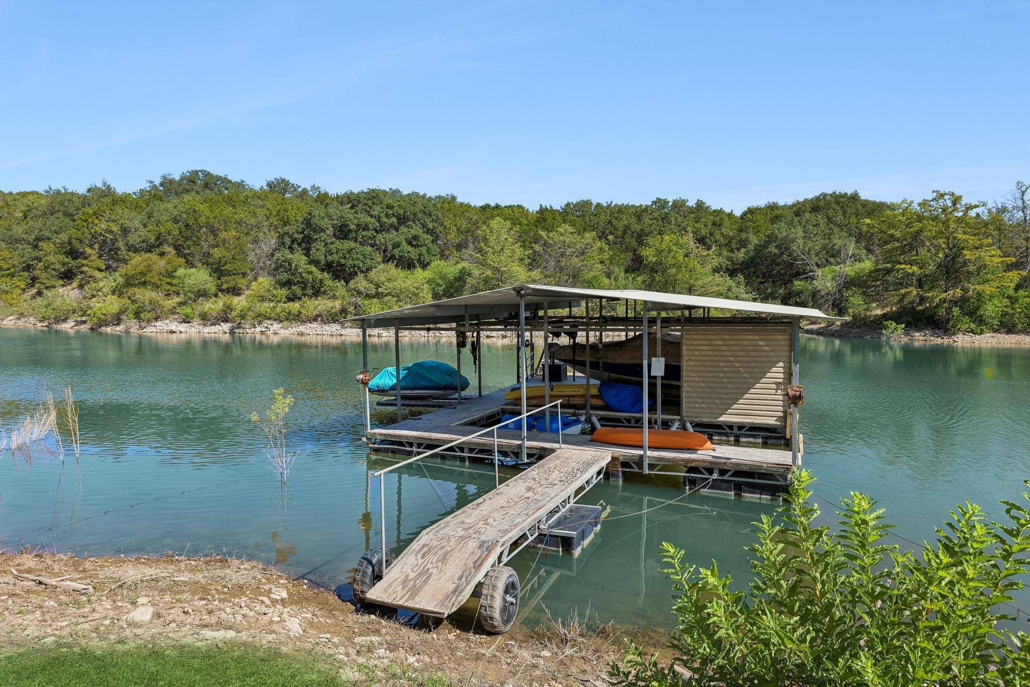 25420 Cove DR, Spicewood, TX 78669
