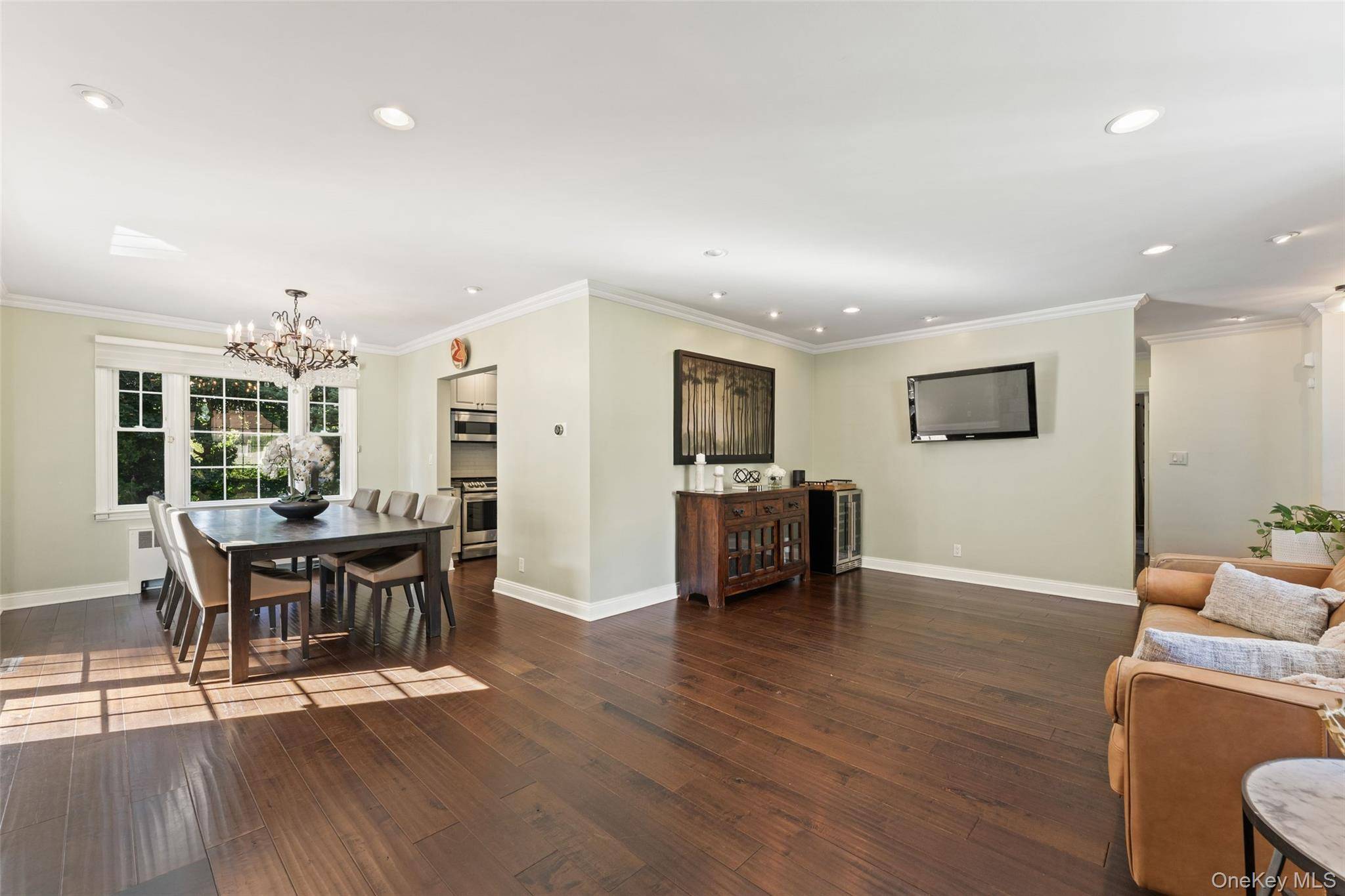 11 Winchcombe WAY, Scarsdale, NY 10583