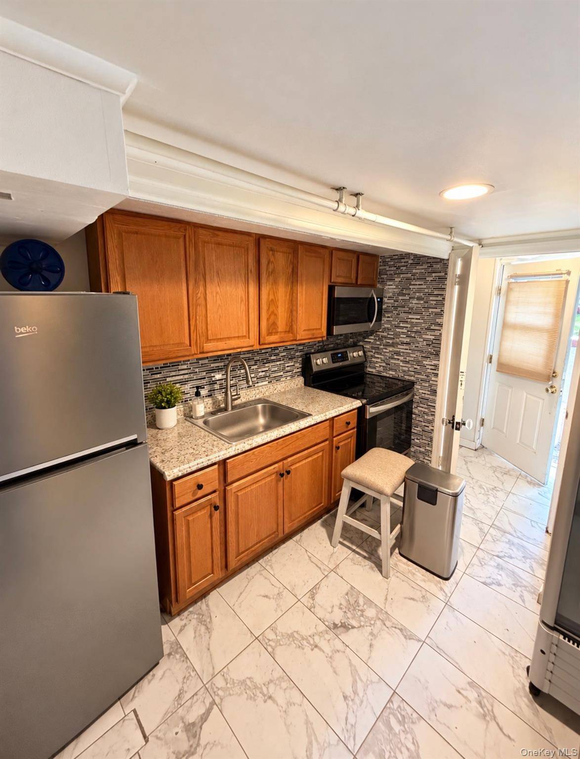 51 Brook RD, Valley Stream, NY 11581