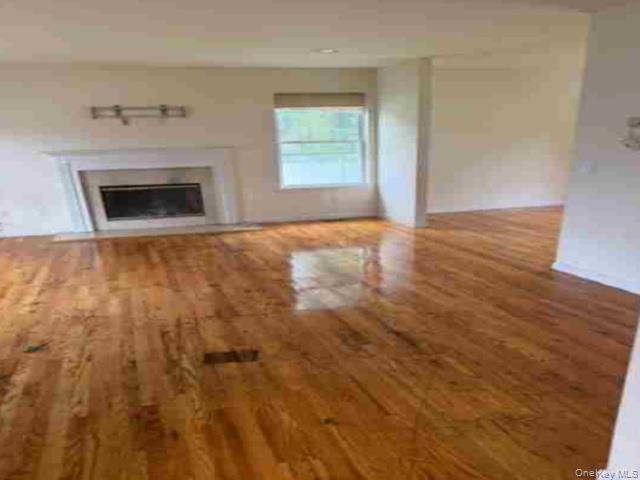 90 Main ST, Mastic, NY 11950