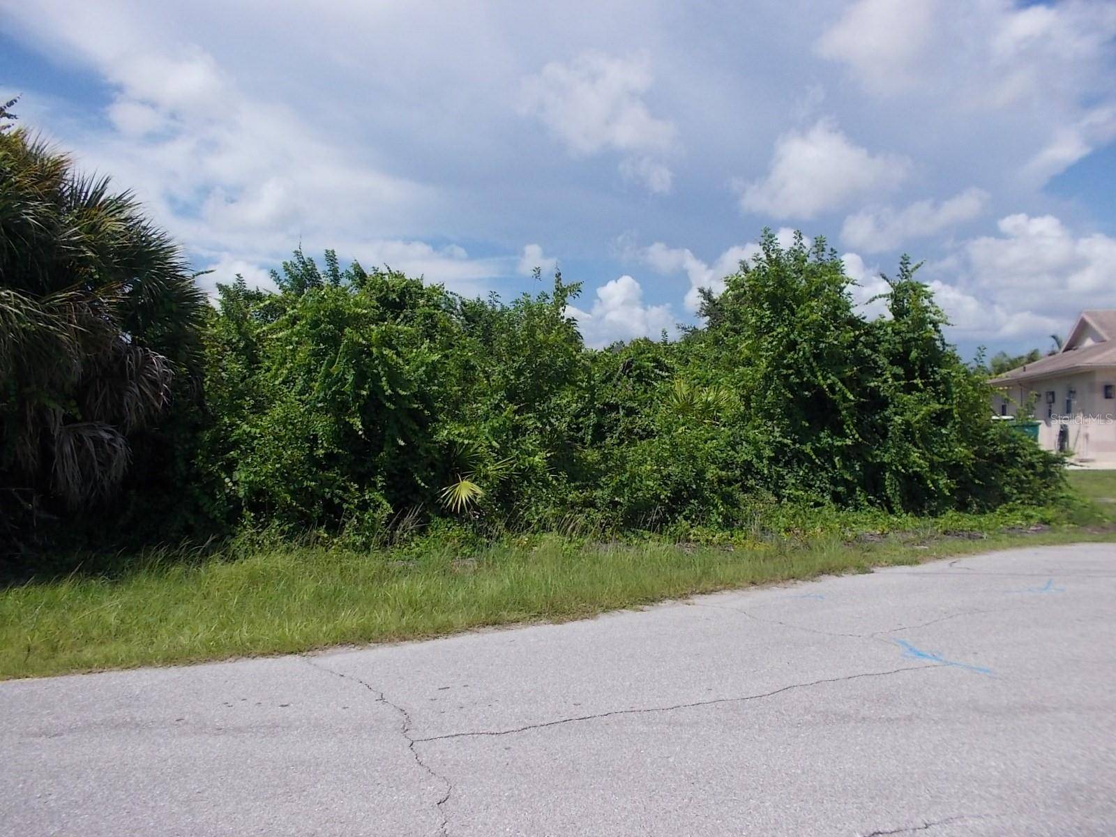 140 SWAN DR, Rotonda West, FL 33947