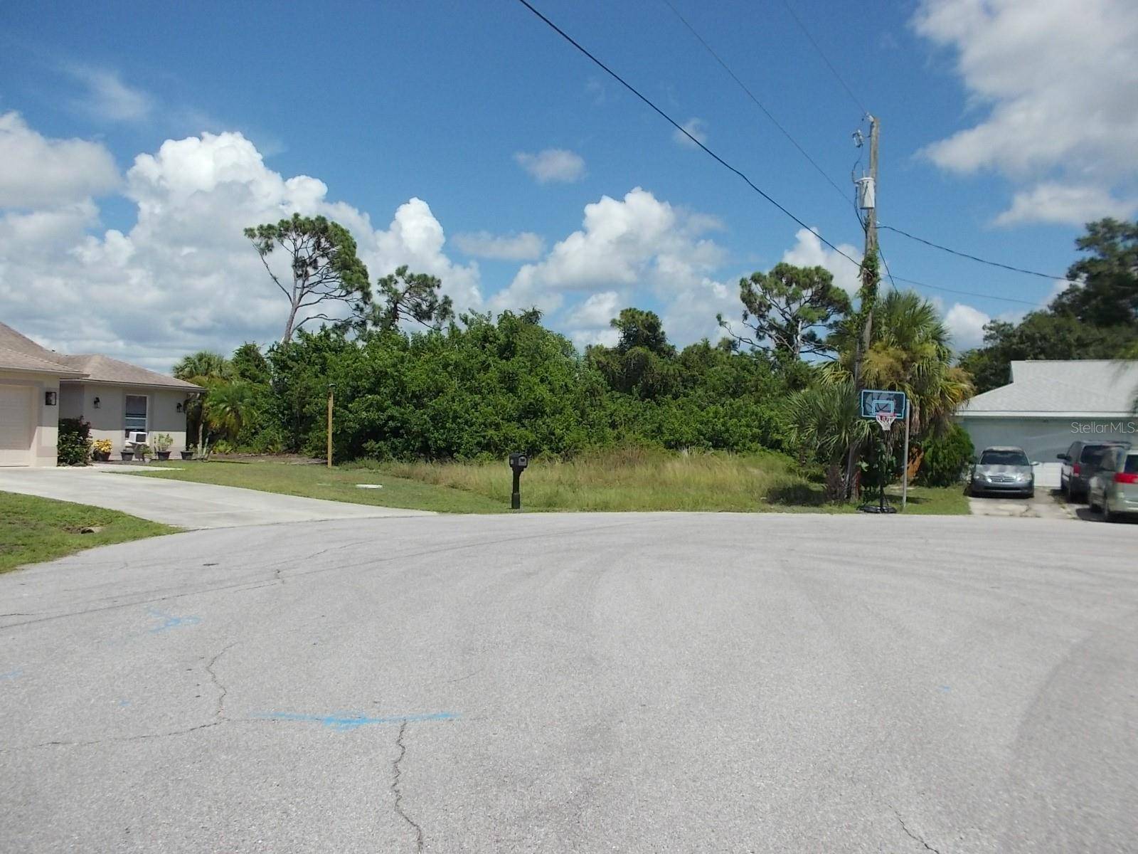 140 SWAN DR, Rotonda West, FL 33947