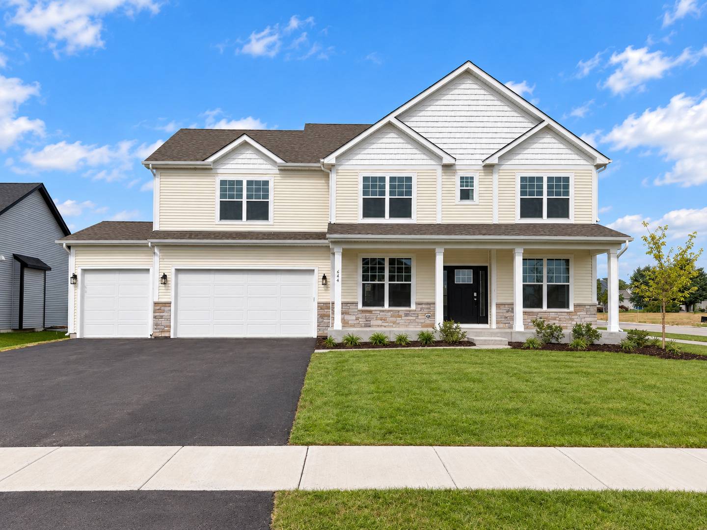 644 Houtz CIR, Elburn, IL 60119
