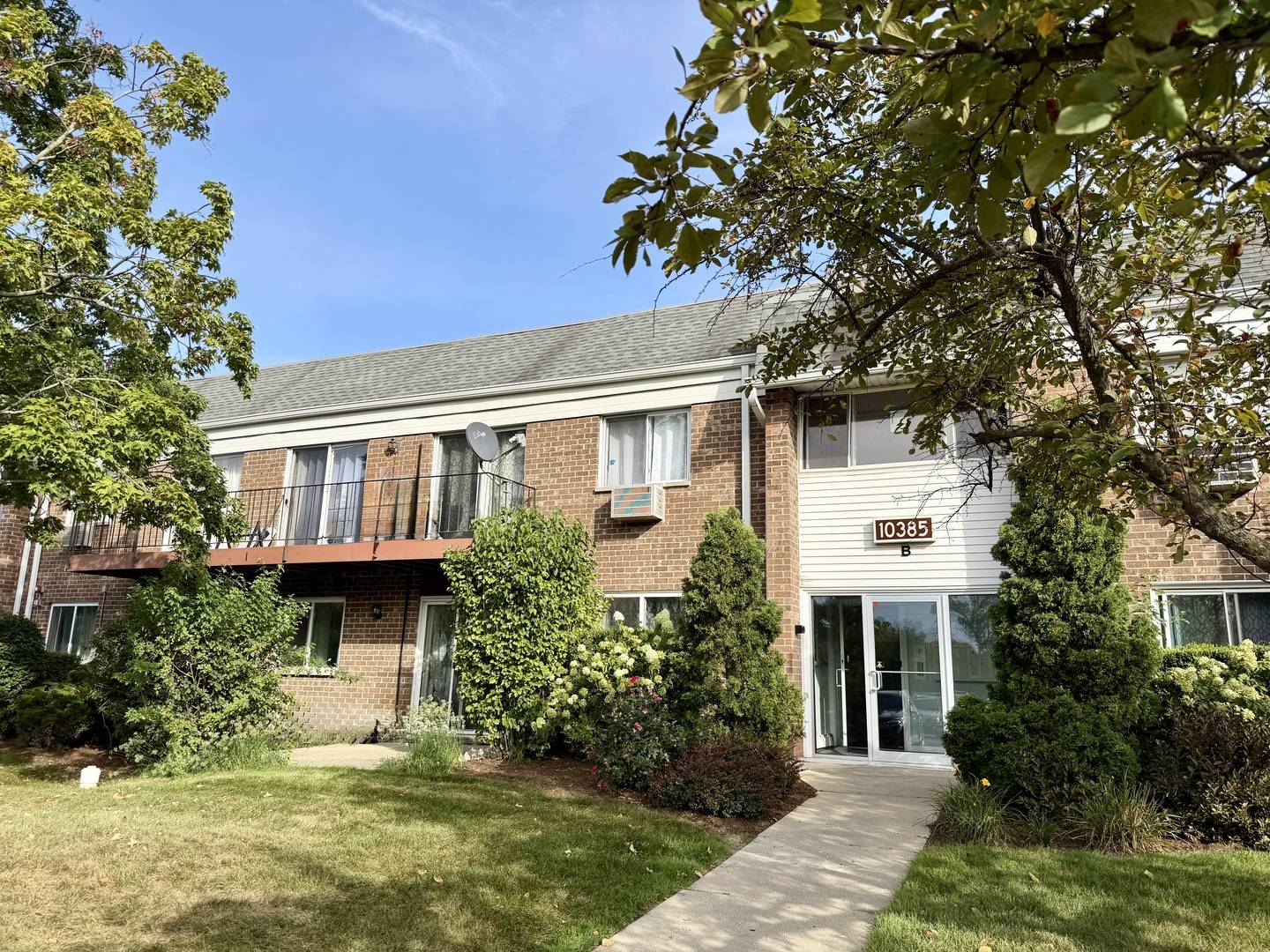 10385 Dearlove RD #1I, Glenview, IL 60025