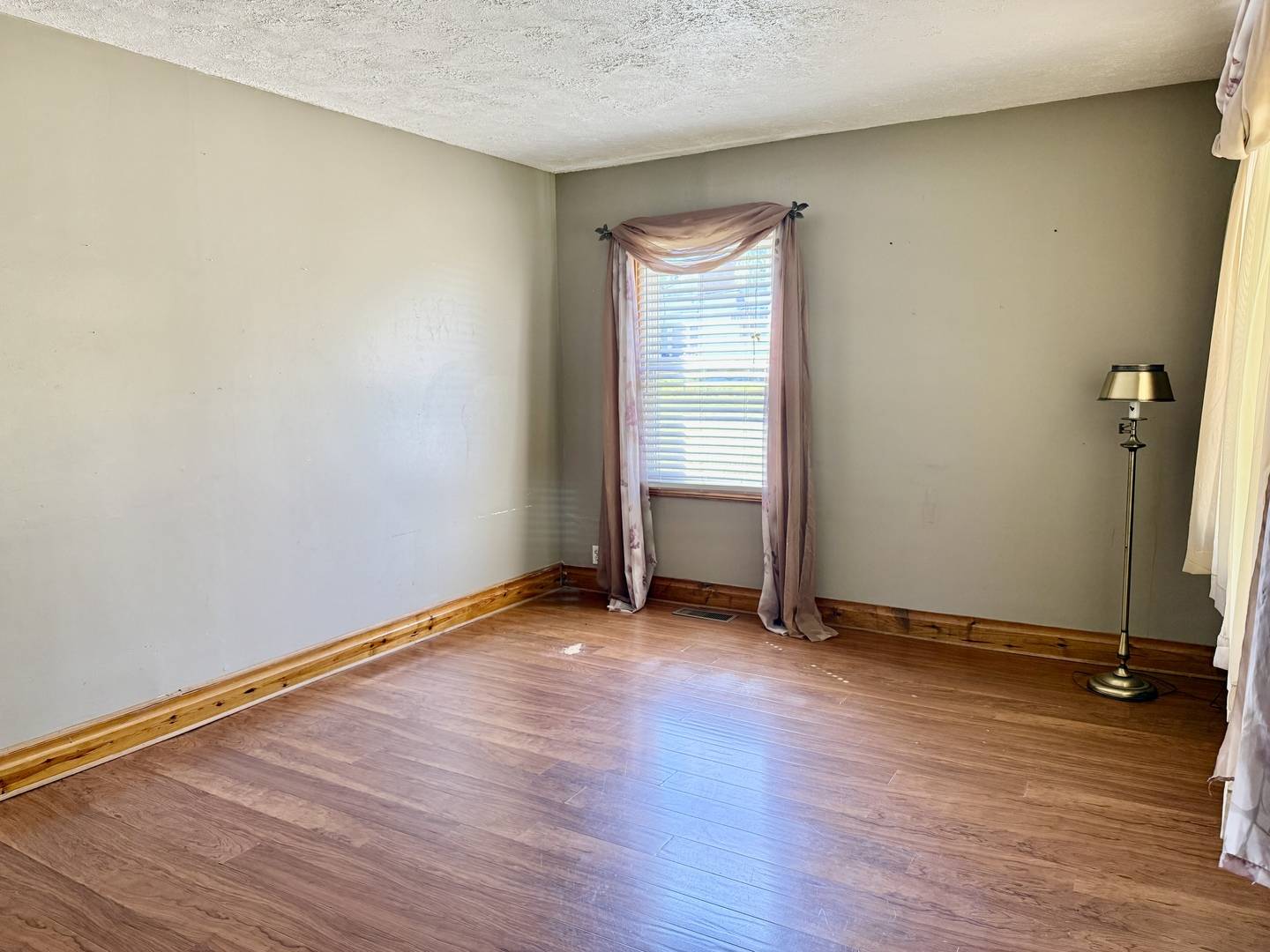 516 W 20th ST, Metropolis, IL 62960