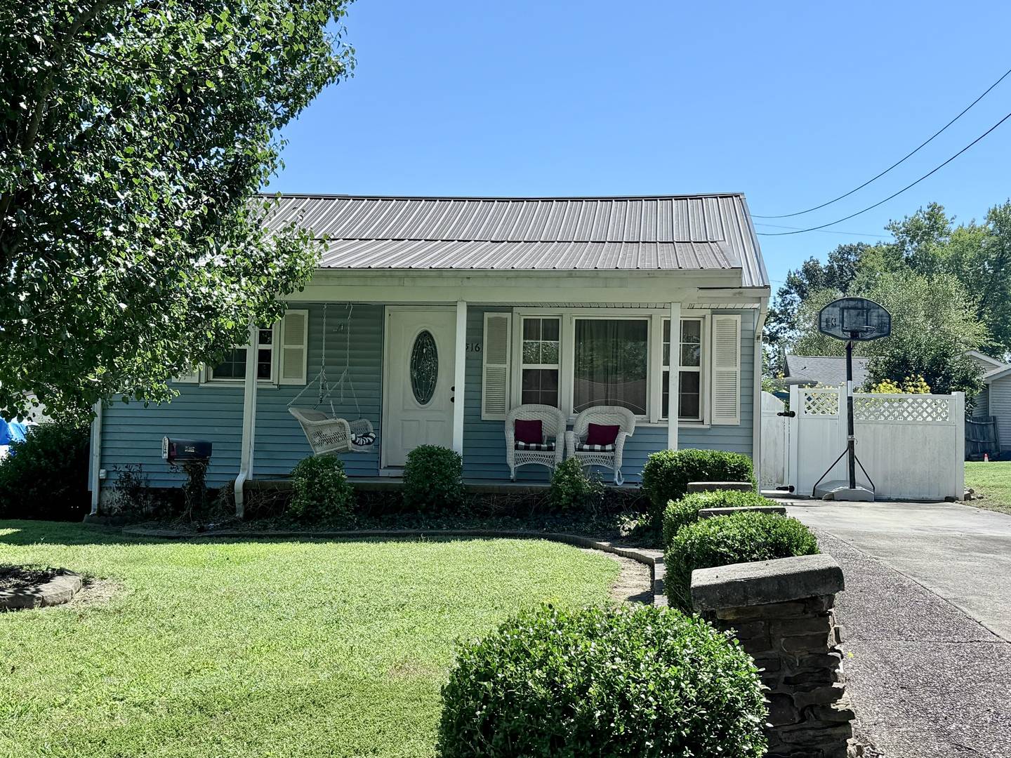 516 W 20th ST, Metropolis, IL 62960