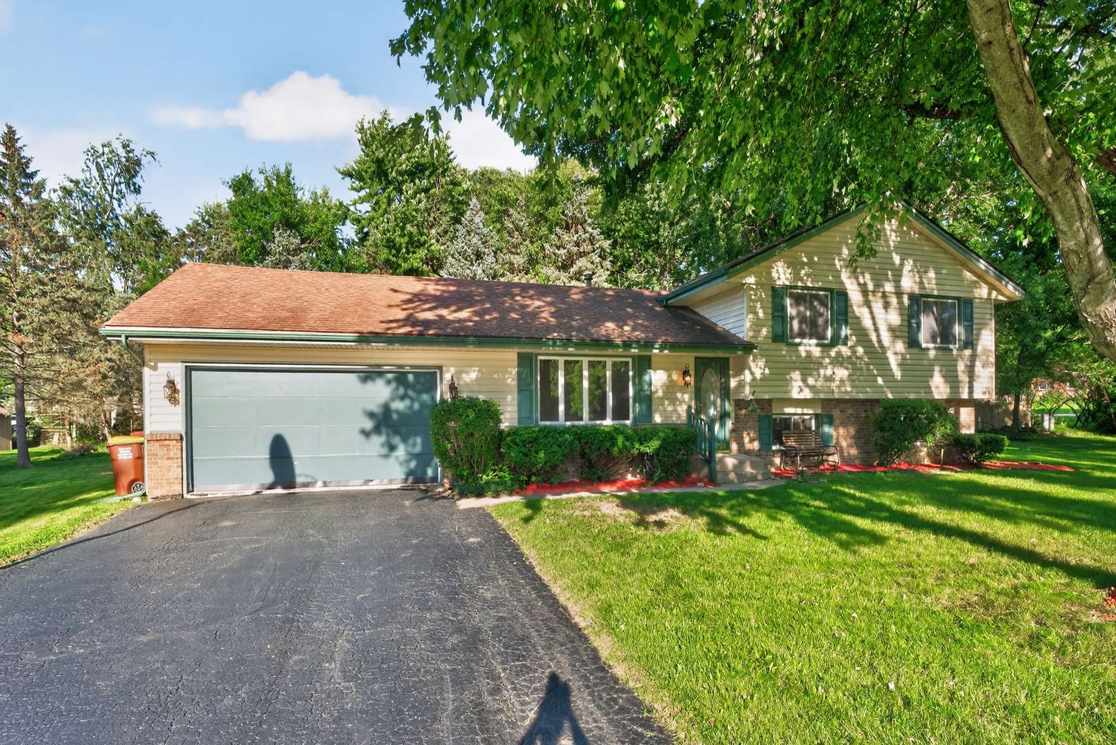 7488 Gnarl Tree CT, Cherry Valley, IL 61016