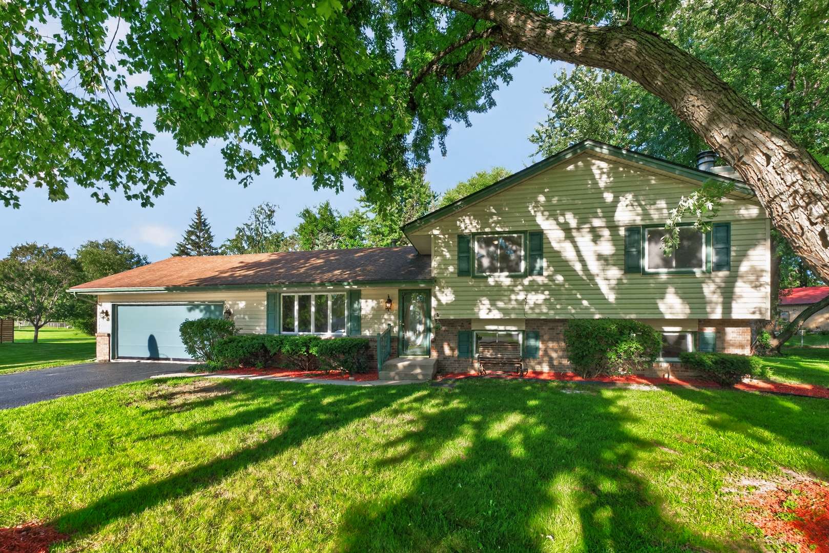 7488 Gnarl Tree CT, Cherry Valley, IL 61016