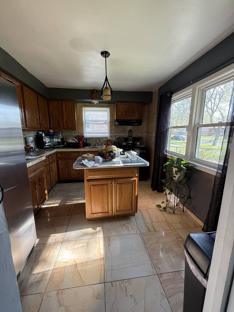 15001 Western AVE, Harvey, IL 60426