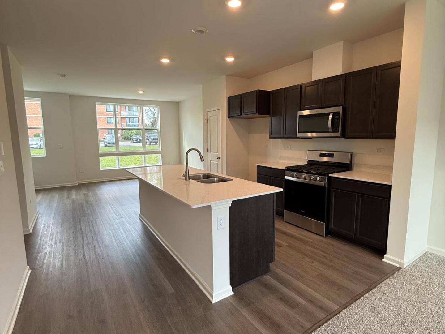 347 Summit CIR, Lombard, IL 60148