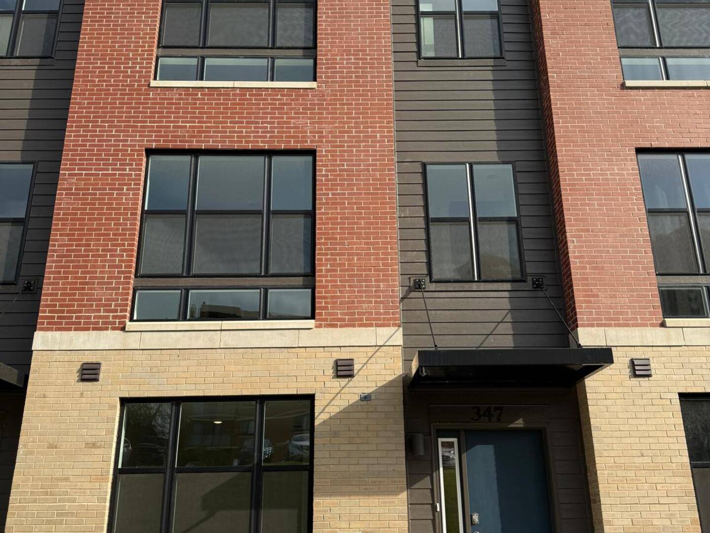 347 Summit CIR, Lombard, IL 60148