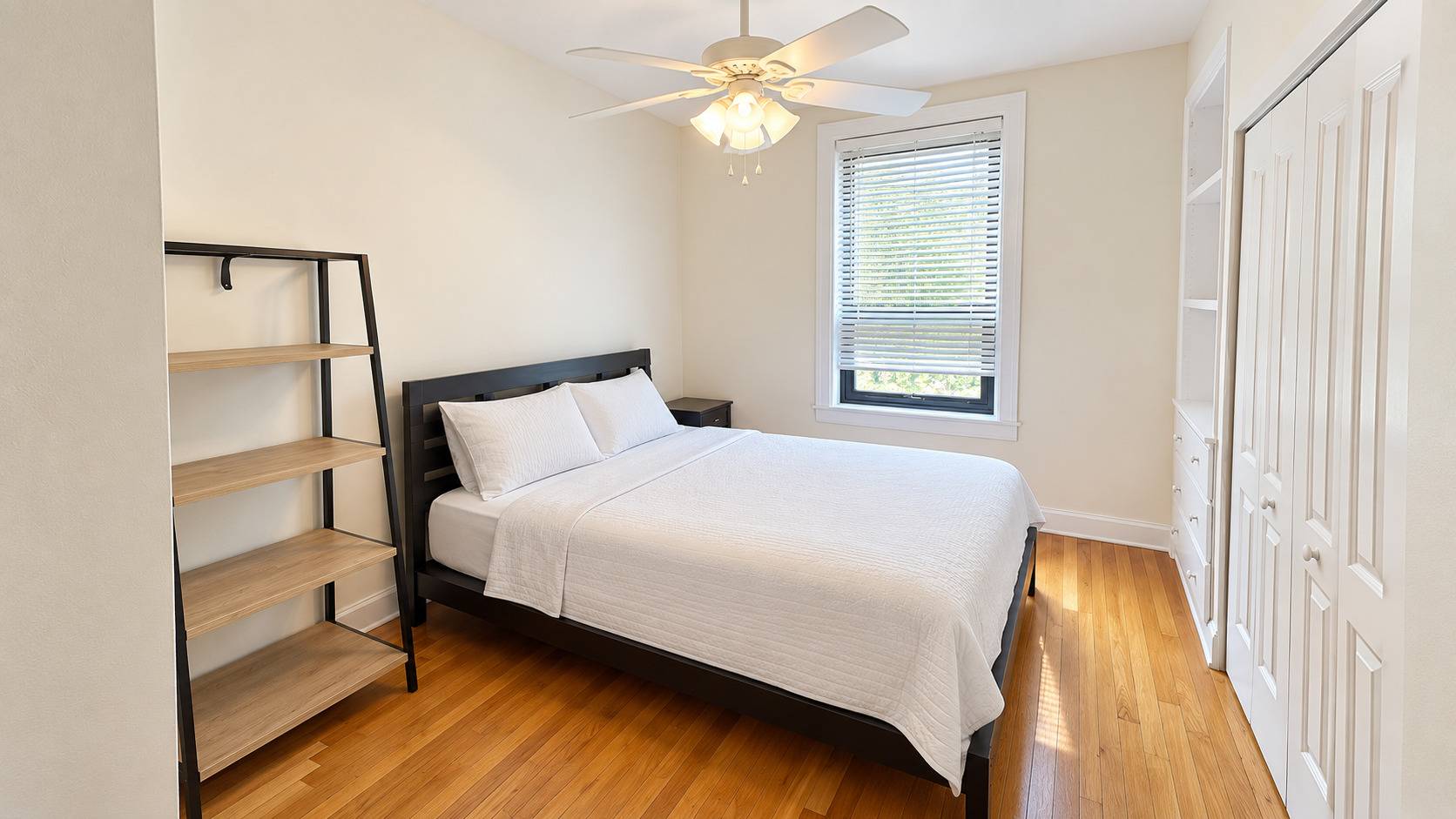 1214 W Belmont AVE #2S, Chicago, IL 60657