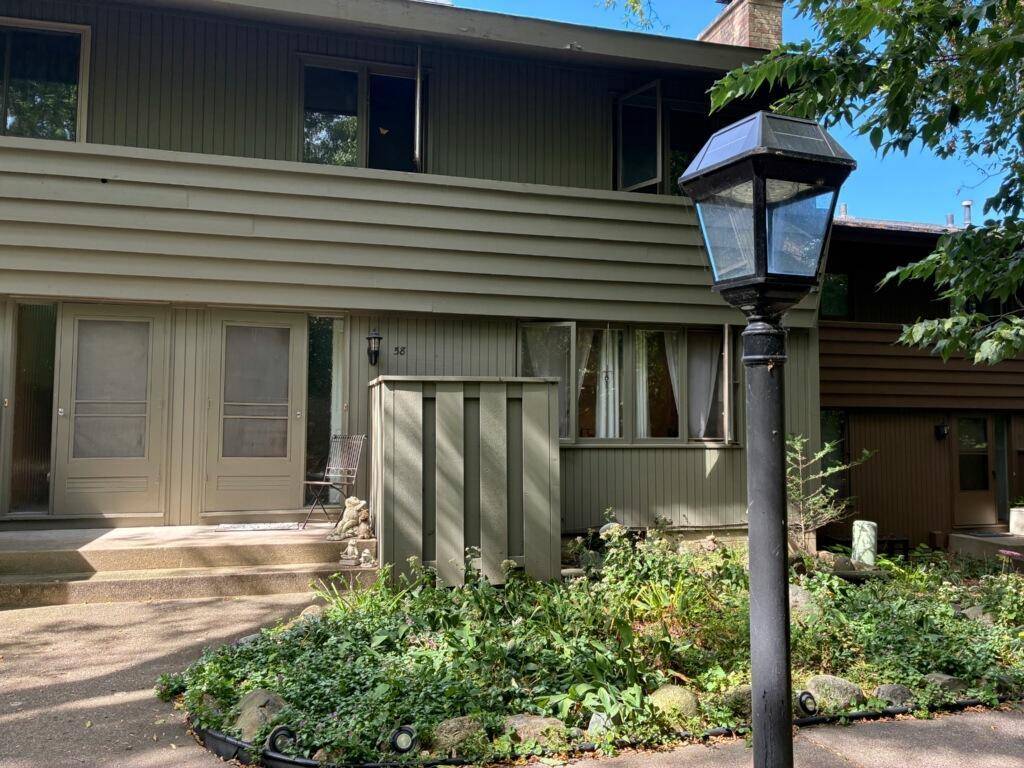 58 Walden ST, Burnsville, MN 55337