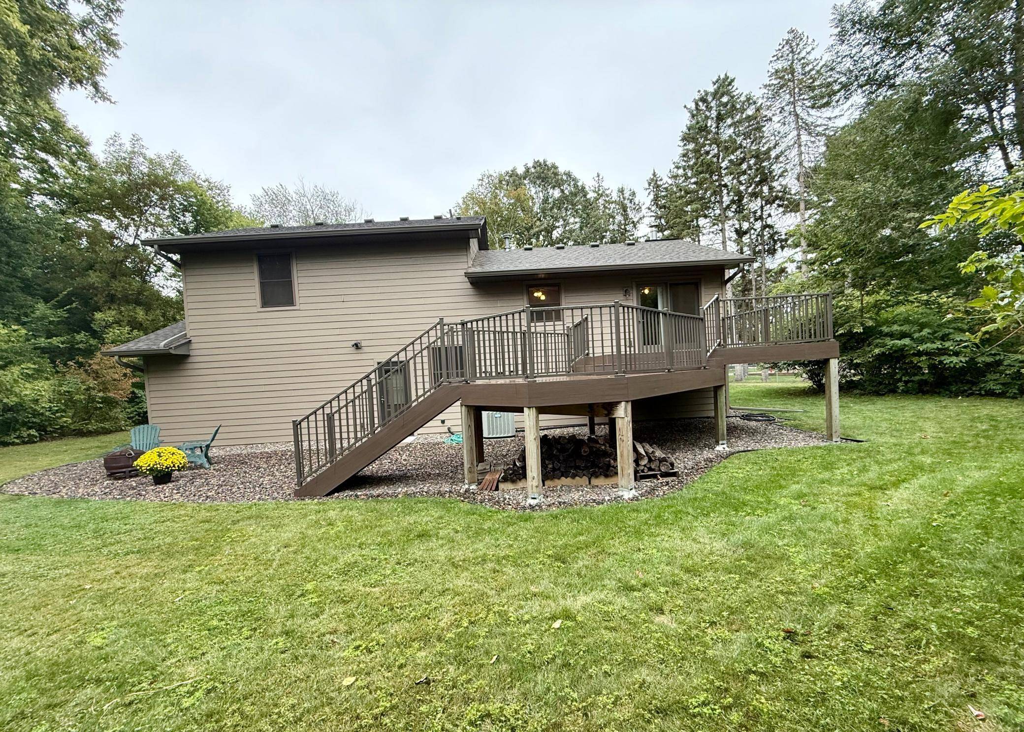 26120 Galen DR, Wyoming, MN 55092