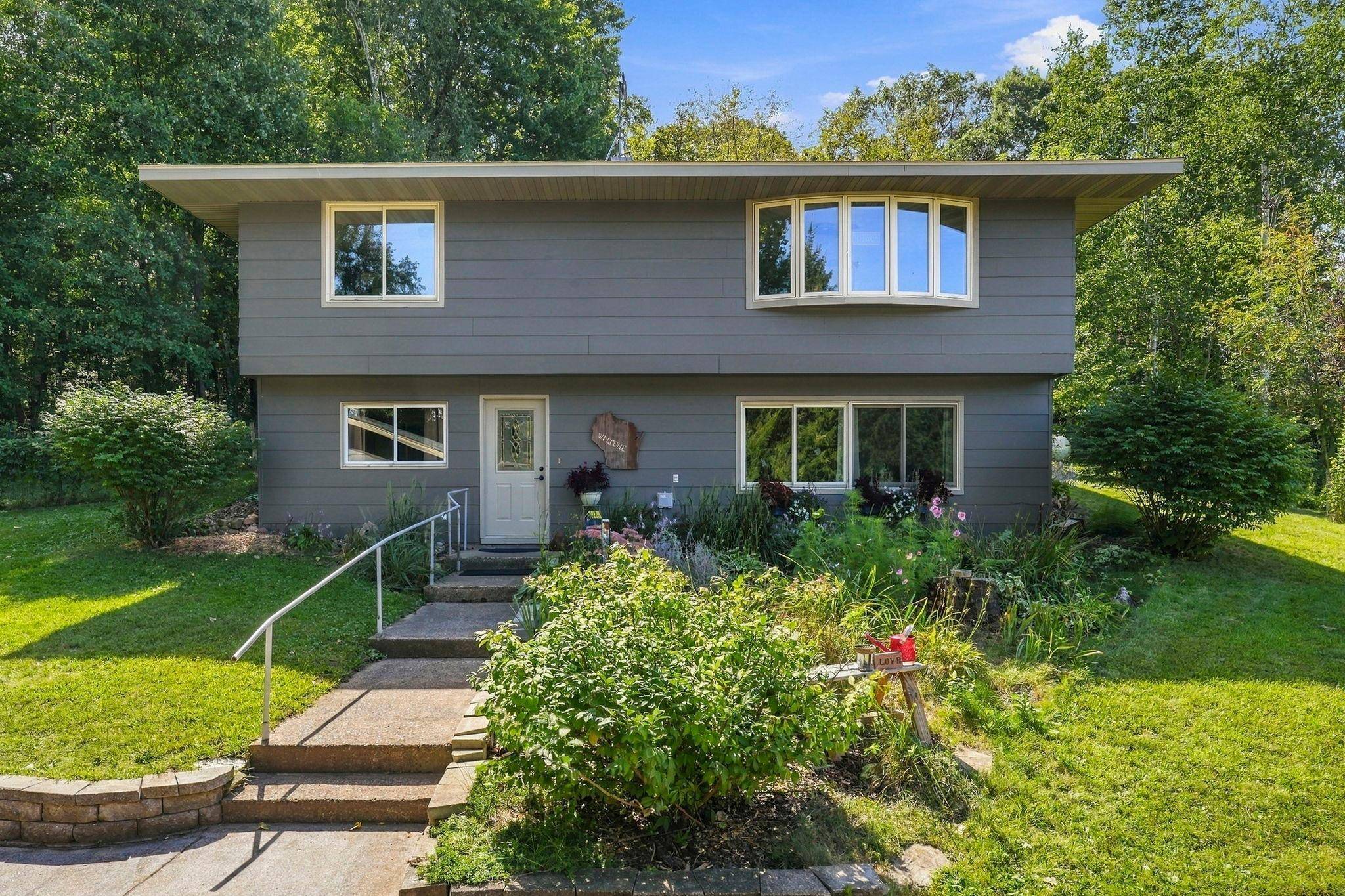 127 Ponderosa RD, River Falls, WI 54022