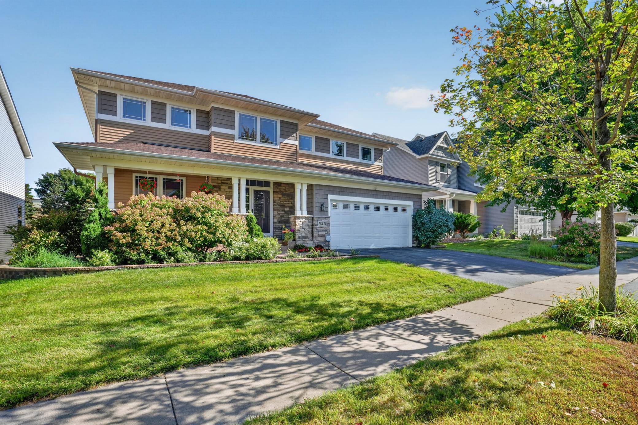 15211 Plumstone DR, Eden Prairie, MN 55347