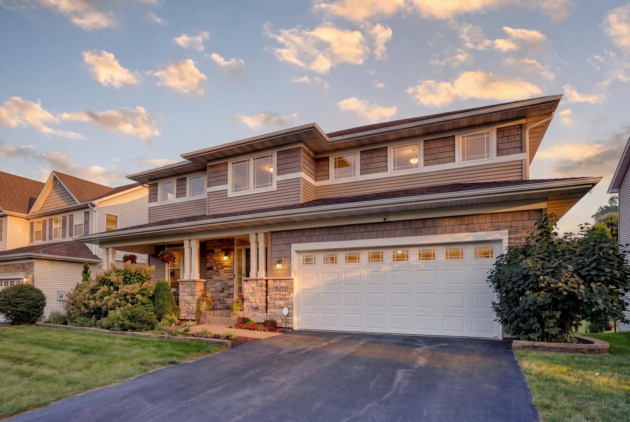 15211 Plumstone DR, Eden Prairie, MN 55347