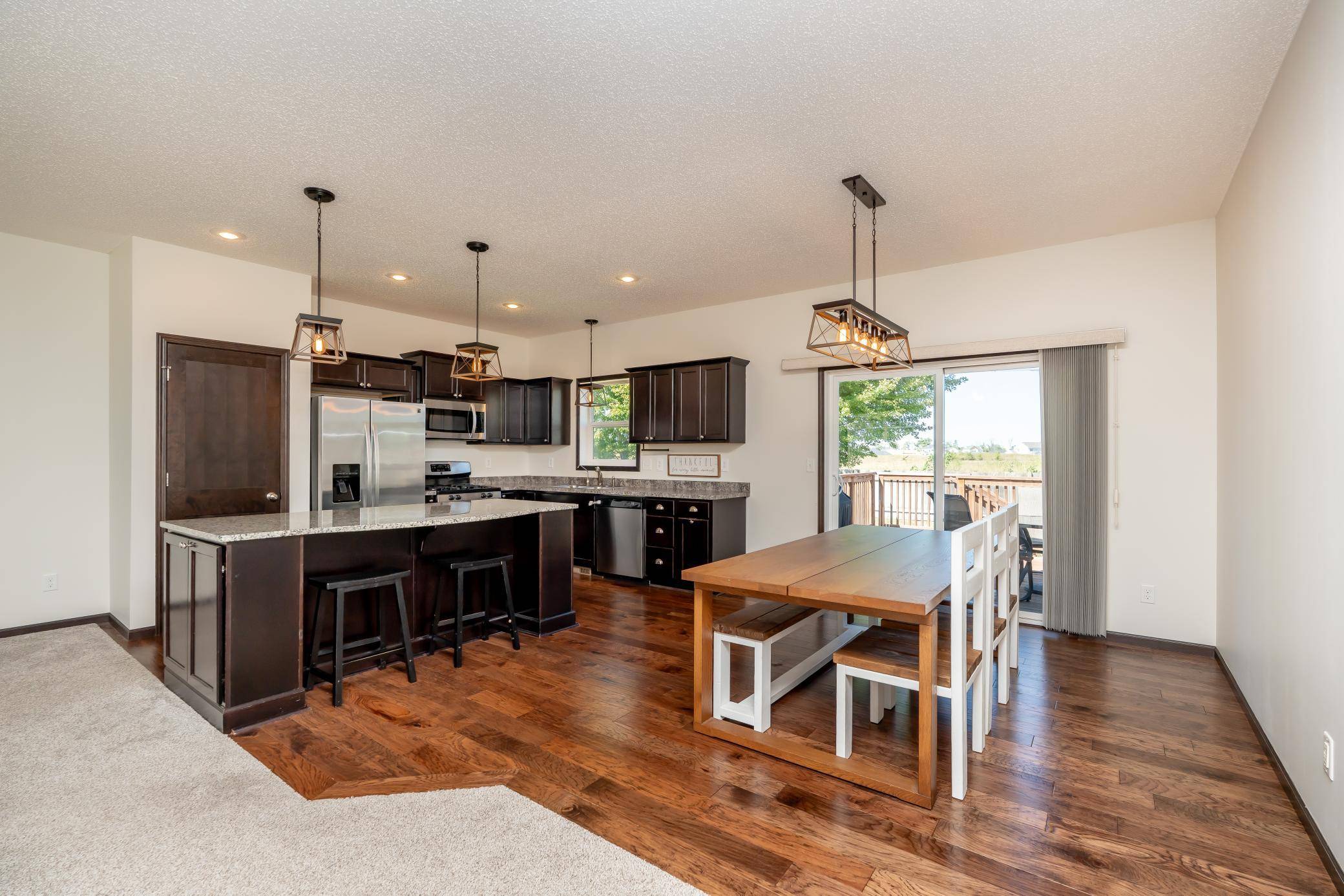 916 Forest Edge DR, Jordan, MN 55352