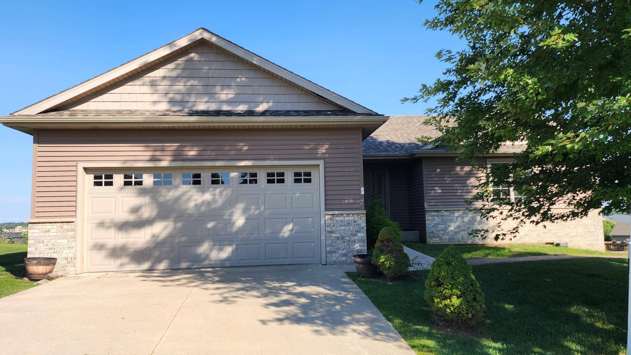 2136 Ashland DR NW, Rochester, MN 55901