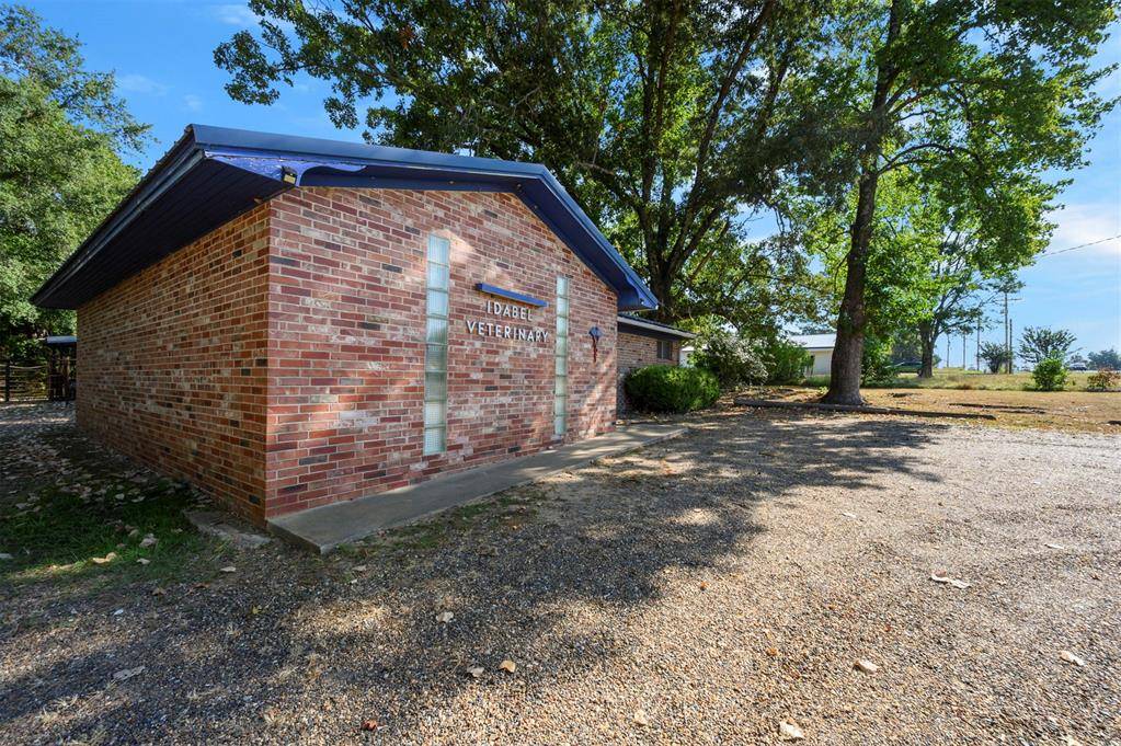 811 E Lincoln RD, Idabel, OK 74745
