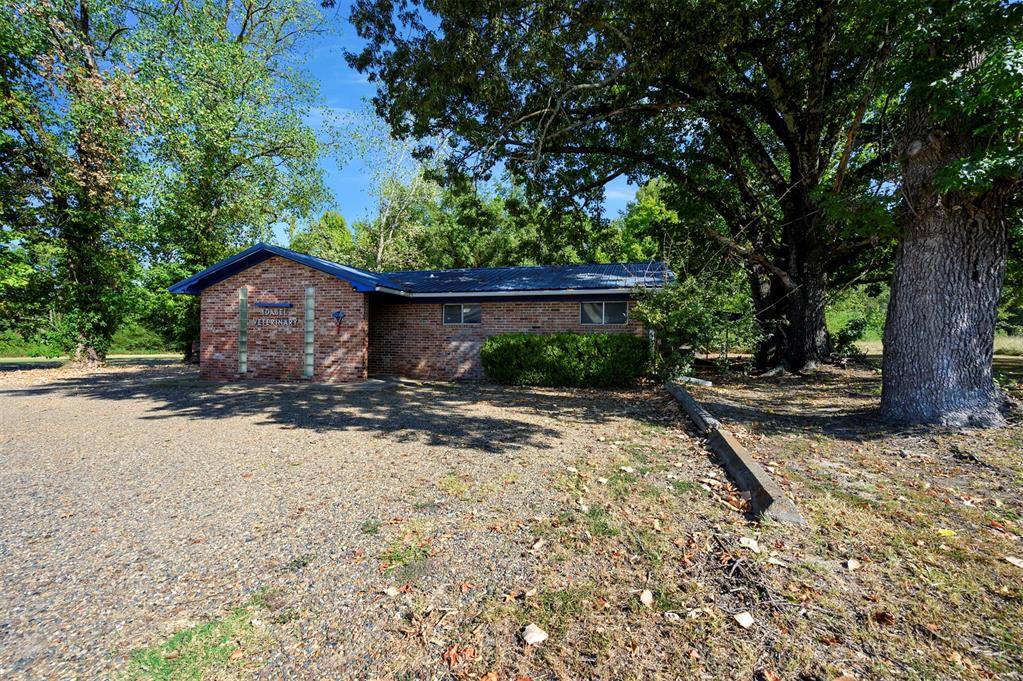 811 E Lincoln RD, Idabel, OK 74745