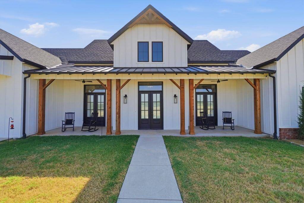 25240 E County Road 1710 RD, Elmore City, OK 73433