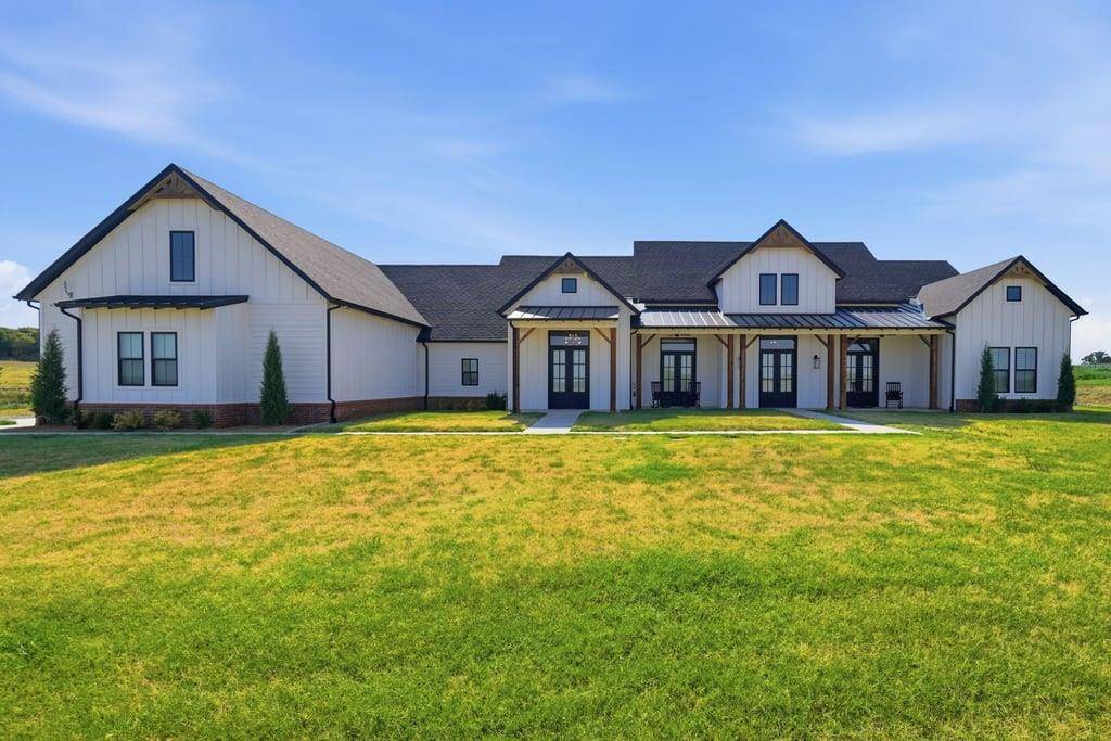 25240 E County Road 1710 RD, Elmore City, OK 73433