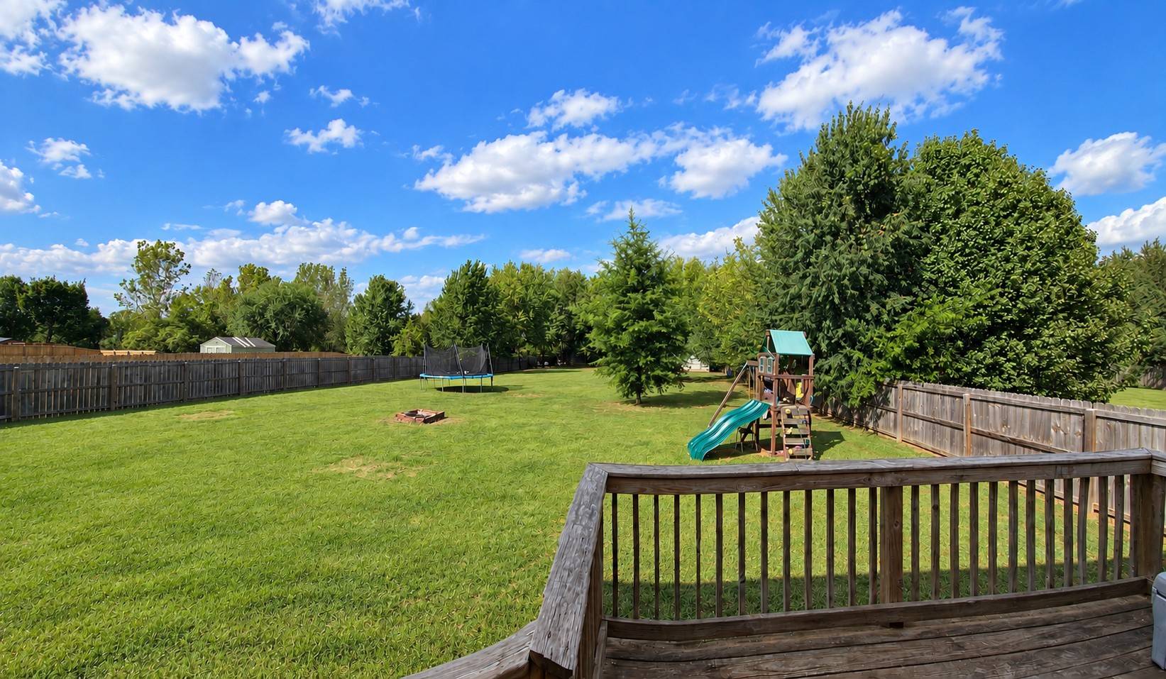 943 Commission Dr, Clarksville, TN 37042