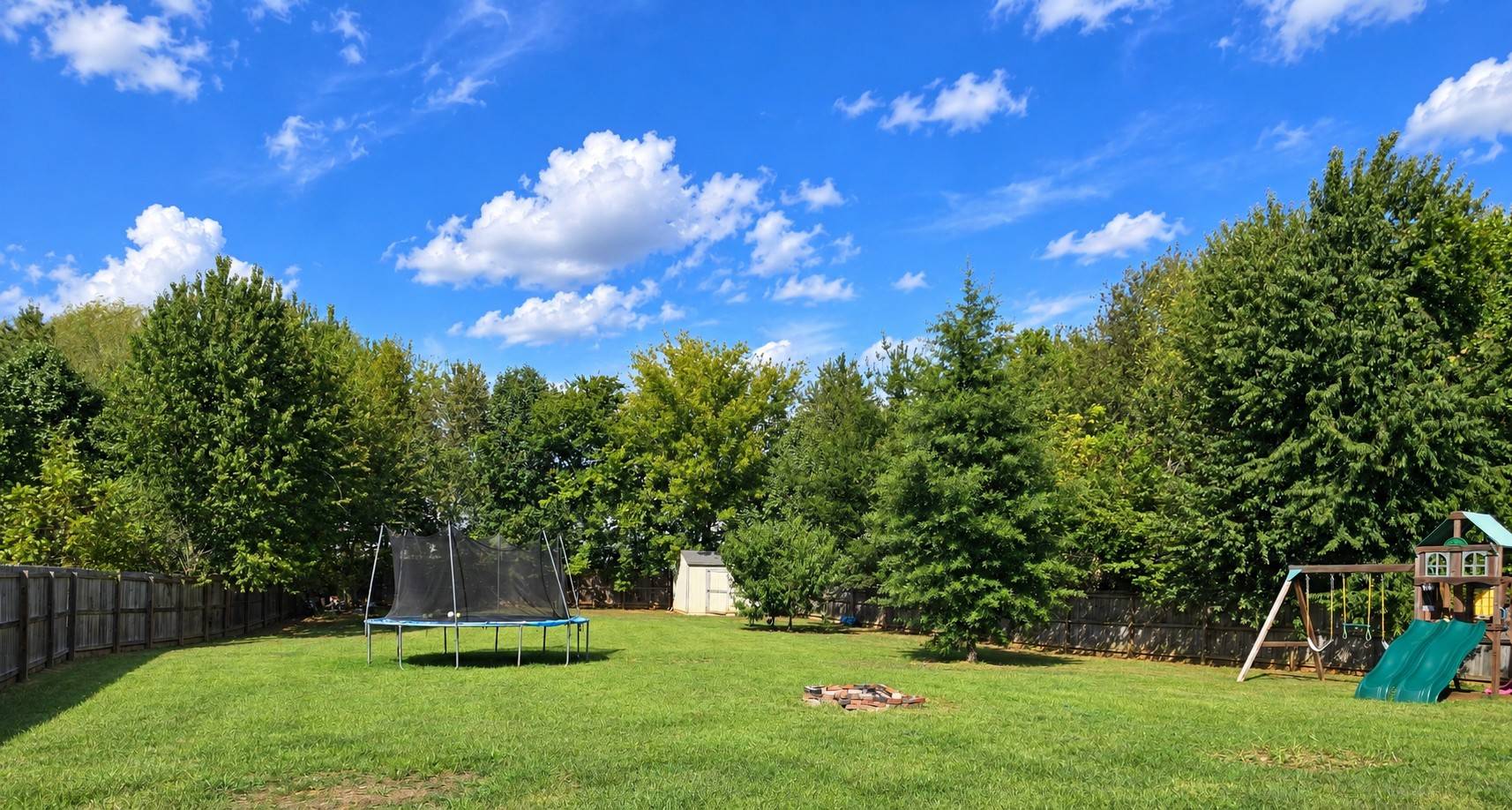 943 Commission Dr, Clarksville, TN 37042
