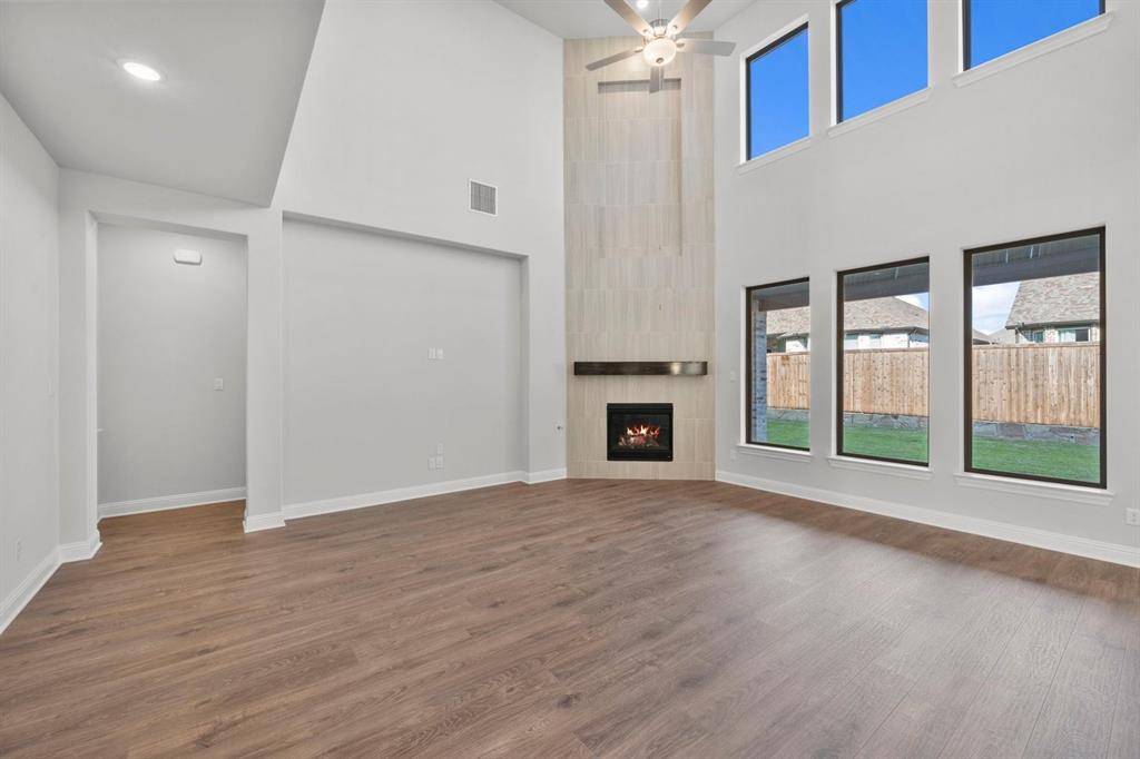 1408 Buttercup Avenue, Aubrey, TX 76227