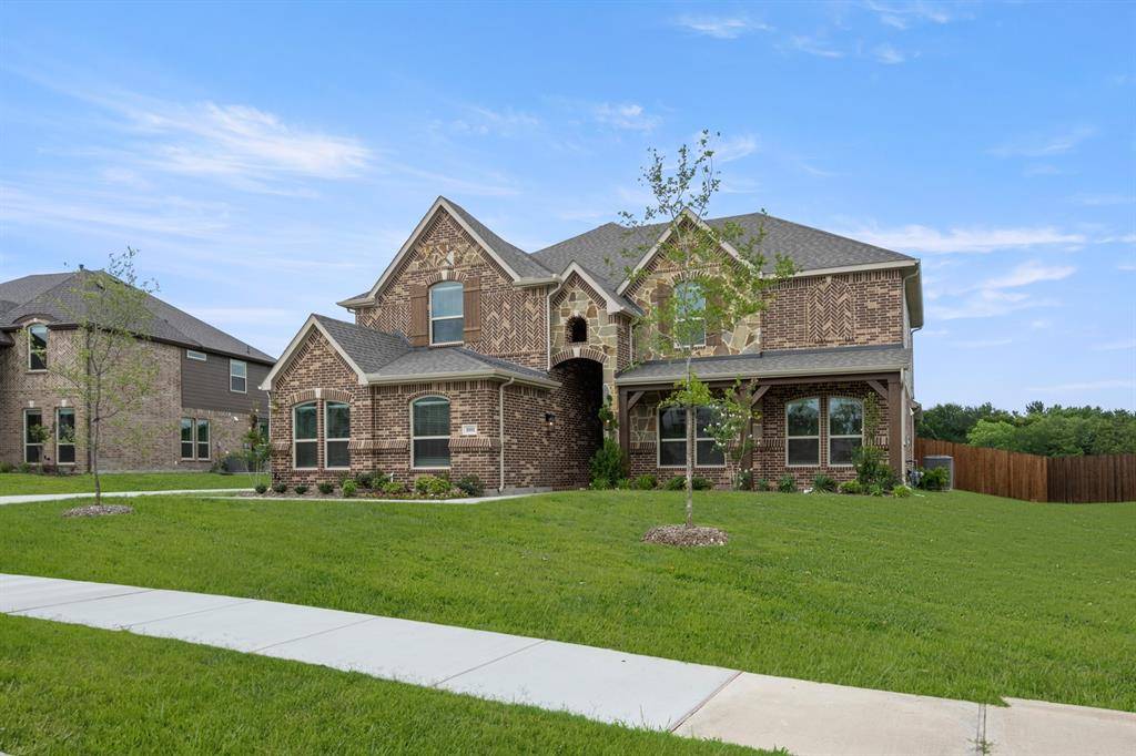 1001 E Hidden Lakes Drive, Desoto, TX 75115