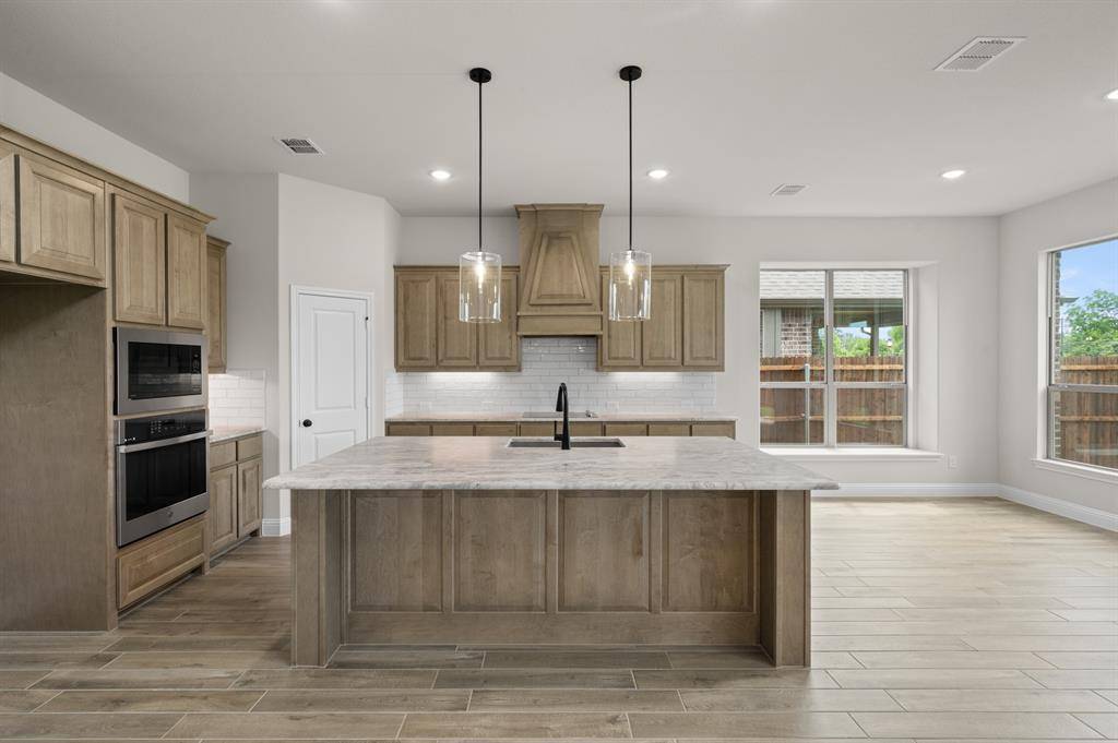 705 Seahawk Street, Joshua, TX 76058
