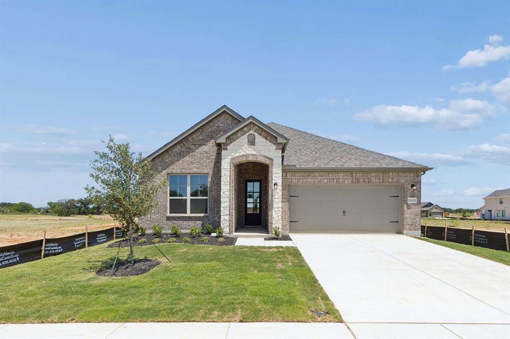 8808 Haste Lane, Aubrey, TX 76227