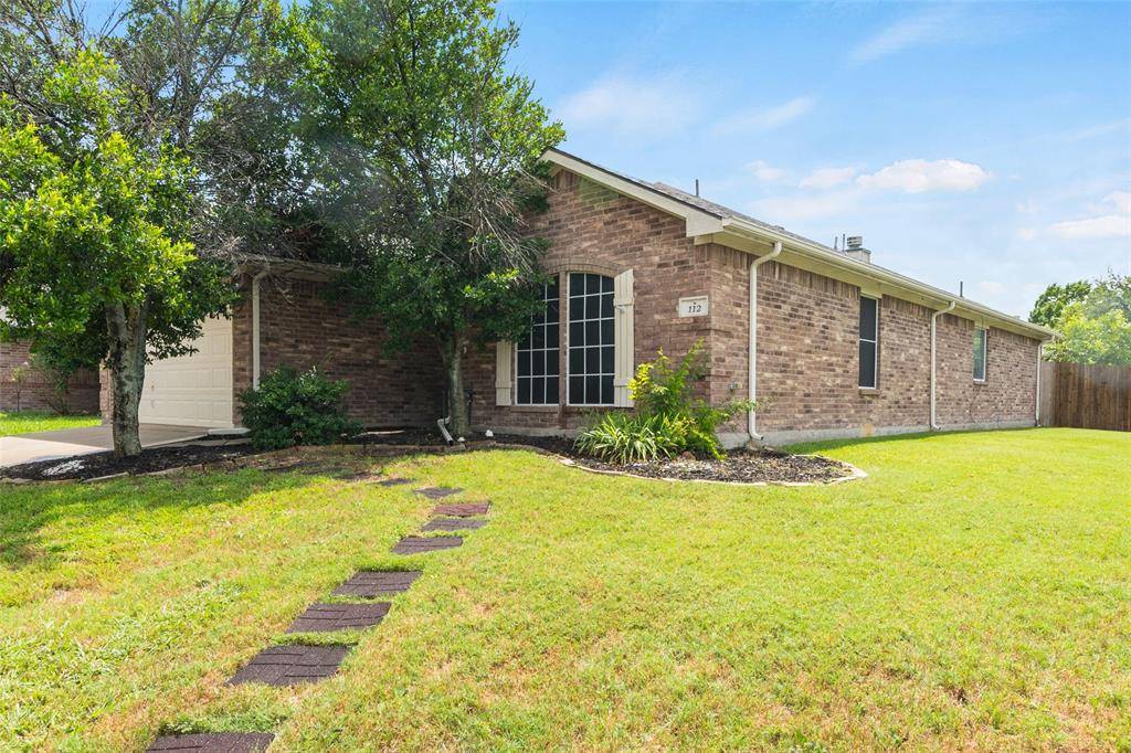 112 Bridlewood Street, Azle, TX 76020