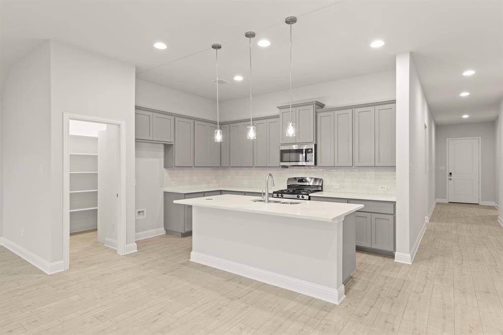 1811 Gleasondale Drive, Forney, TX 75126