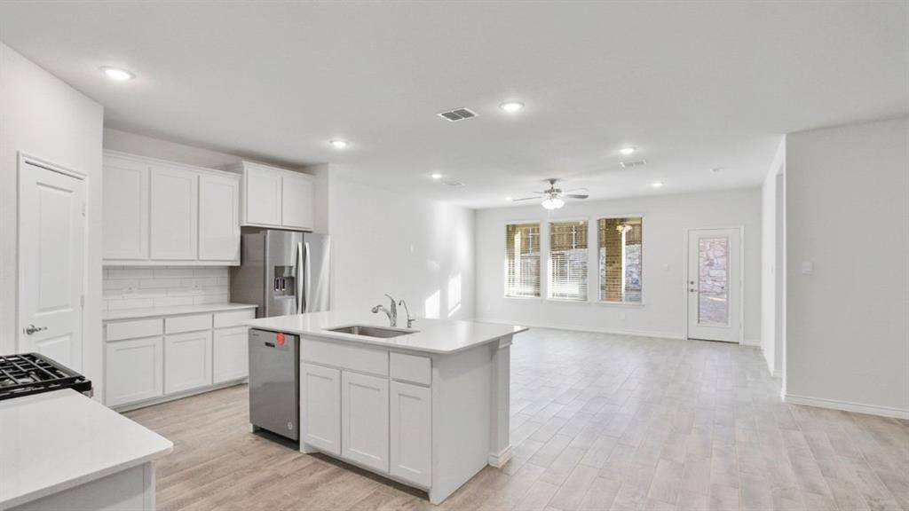 3630 Saguaro Drive, Grand Prairie, TX 75052