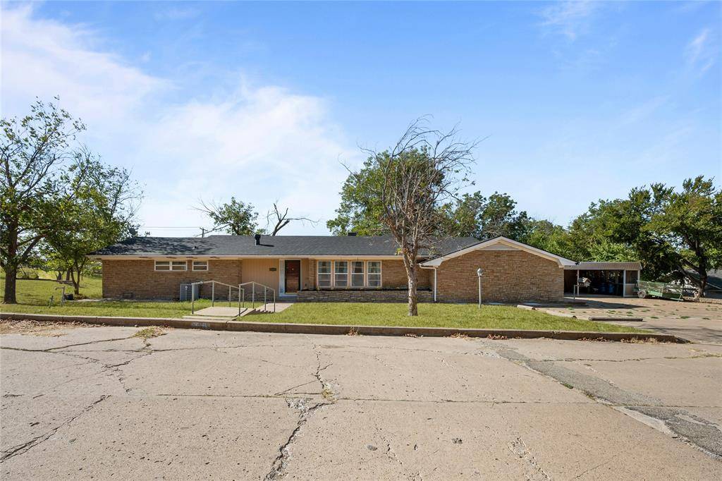 1011 E Connell Street, Breckenridge, TX 76424