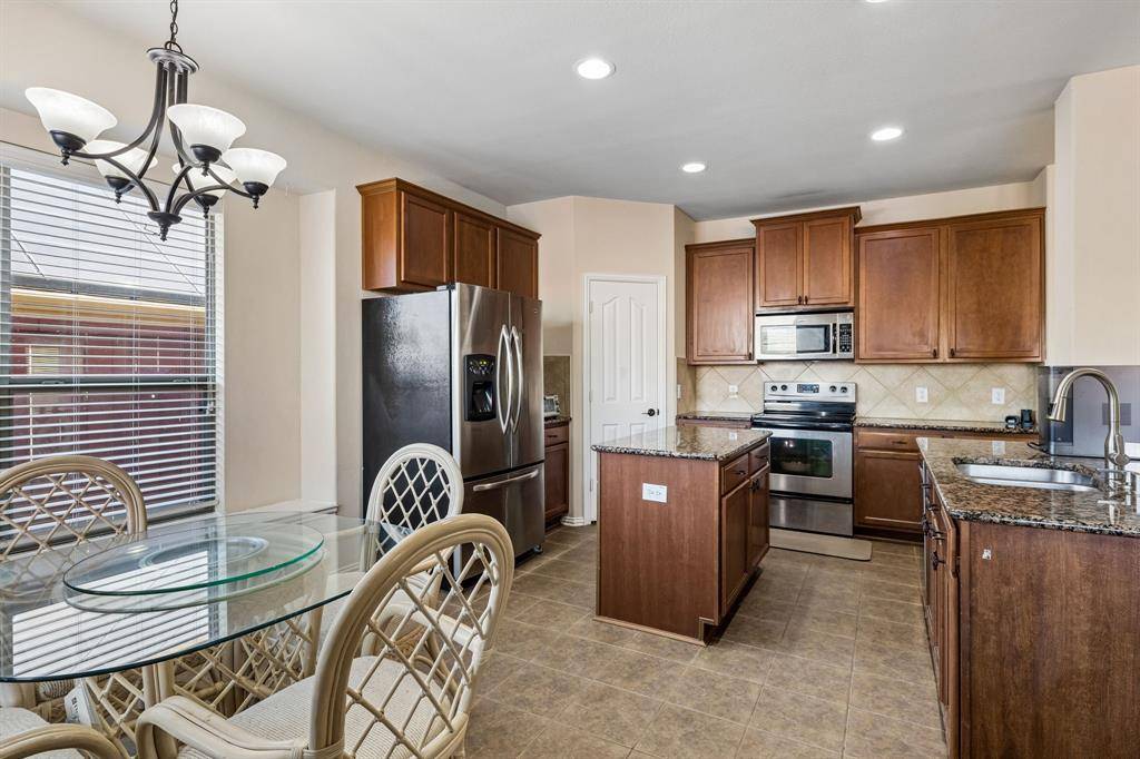 2505 Cain River Drive, Little Elm, TX 75068