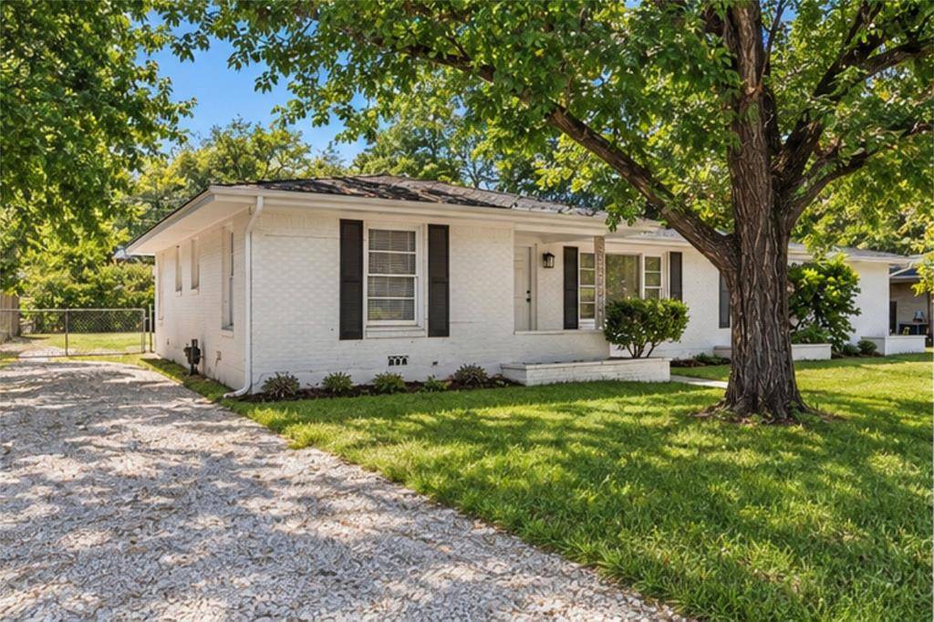 2416 Lake Air Drive, Waco, TX 76710